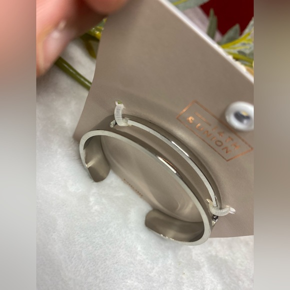 NORDSTROM CUFF BANGLE - Picture 2 of 3